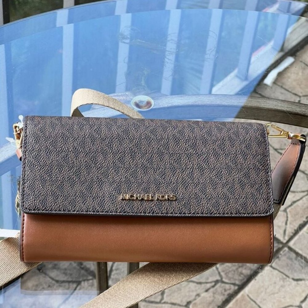 MK Signature Brown: Sophisticated Style, Everyday Luxury